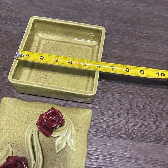 Vintage green and rose hand made hand painted jewelry or trinket box - Picture 5 of 11